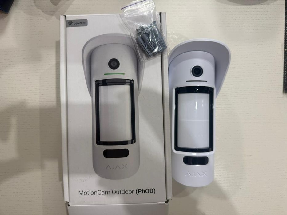 Вуличний бездротовий датчик руху Ajax MotionCam Outdoor