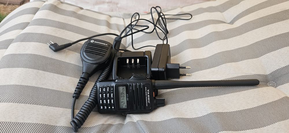 Radiotelefon Yaesu FT-4X