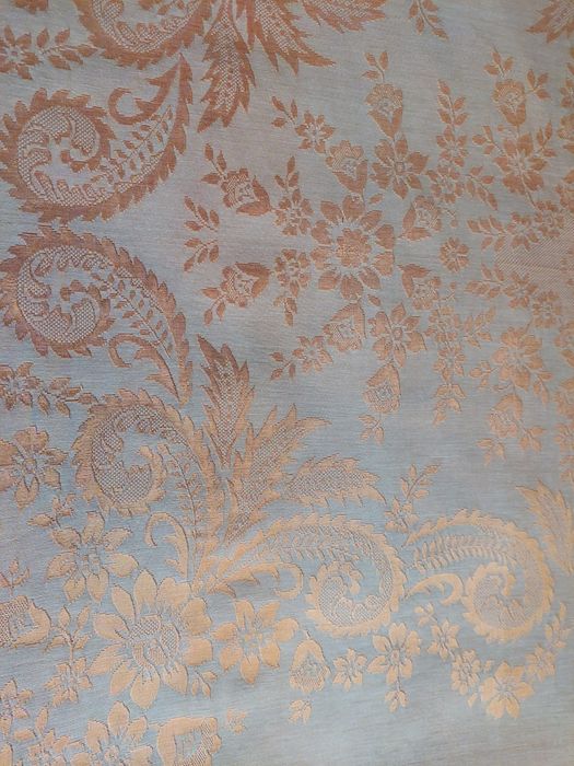 Colcha em seda adamascada vintage