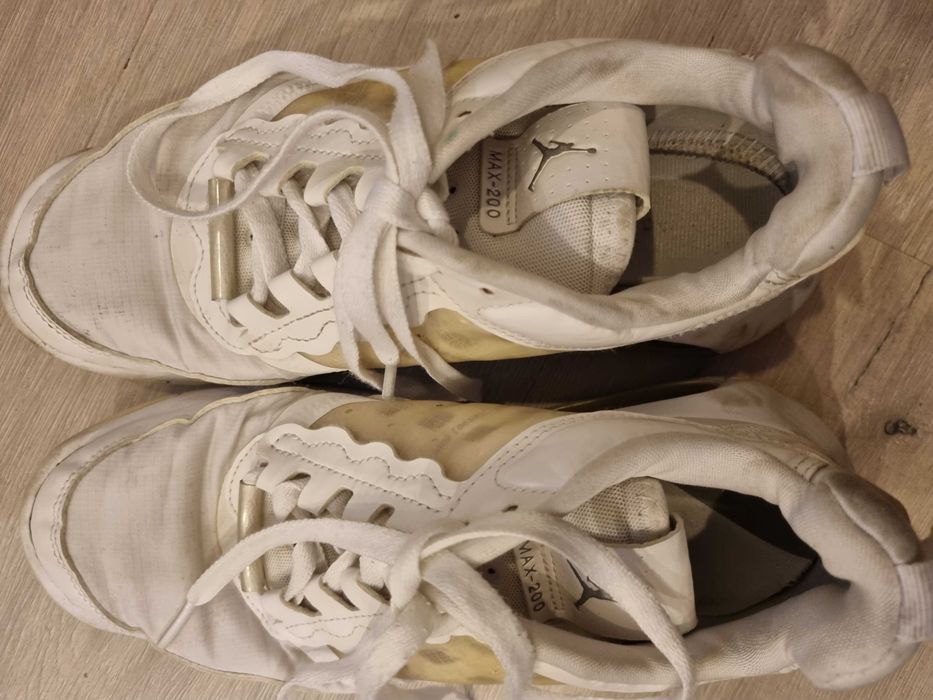 Buty sneakersy damskie nike air jordan max 200 białe 38.5
