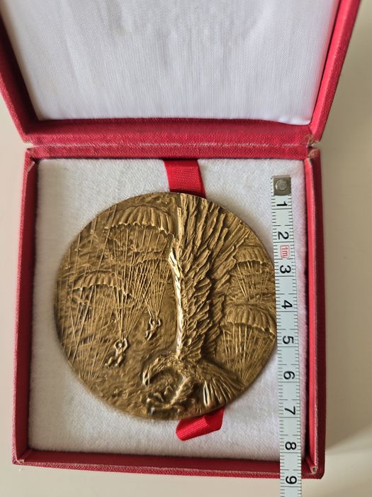 Medal kolekcjonerski. Za zasługi...