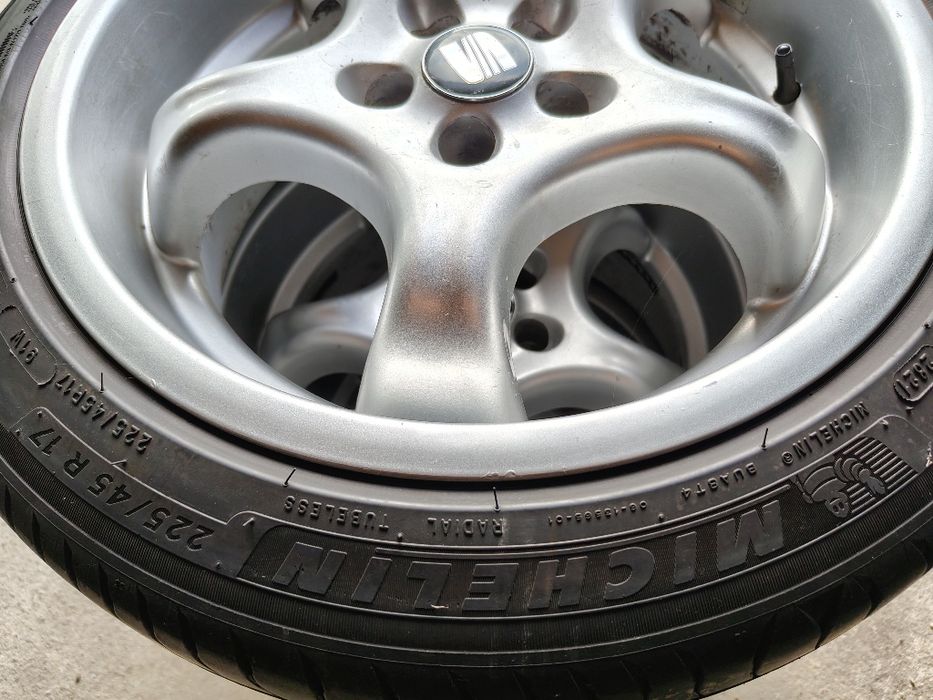 Alufelgi Enzo Cup 17 5x100 8J z oponami Michelin 225/45/17