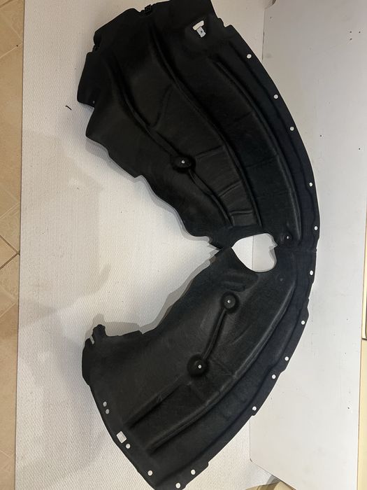 Підкрилок Ford Mustang Mach- E