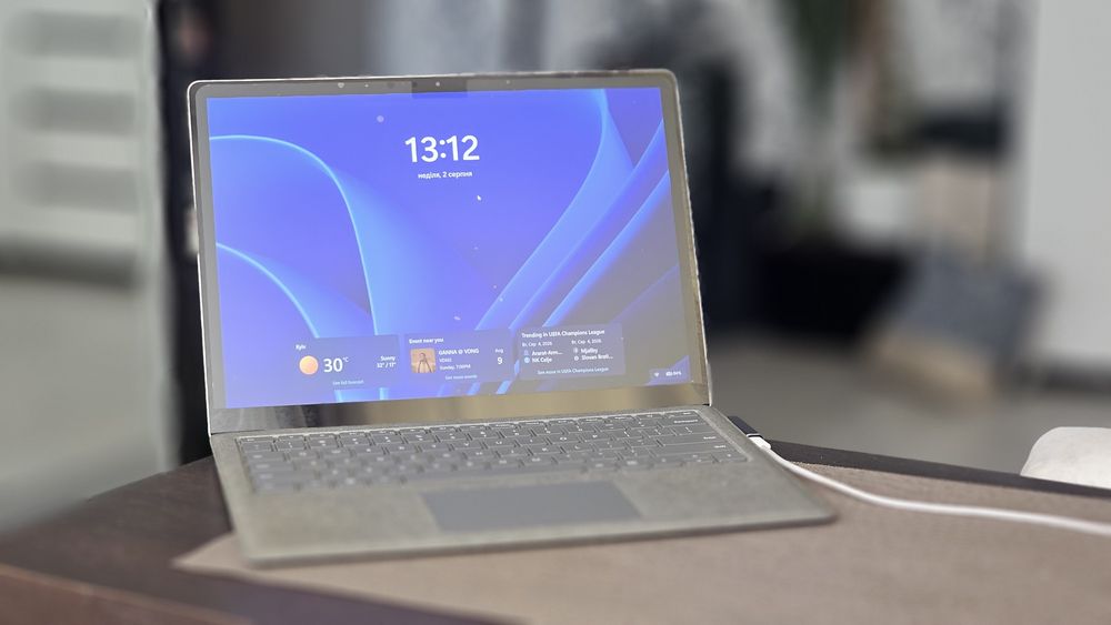 Продам сенсорний  Surface Laptop 1769 i5/8ram/256ssd