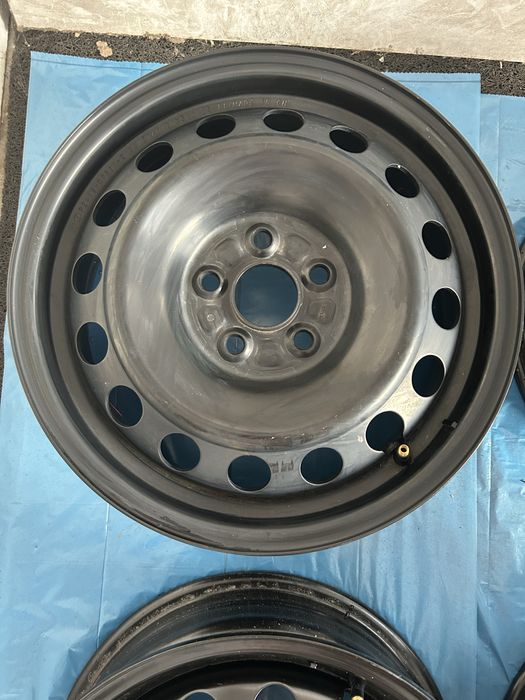 Felgi Stalowe Toyota R 15 5x100 otwór 54 Nowe