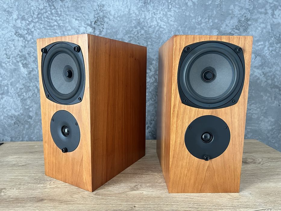 Акустическая система Rega RS1 (полочники, Великобритания)