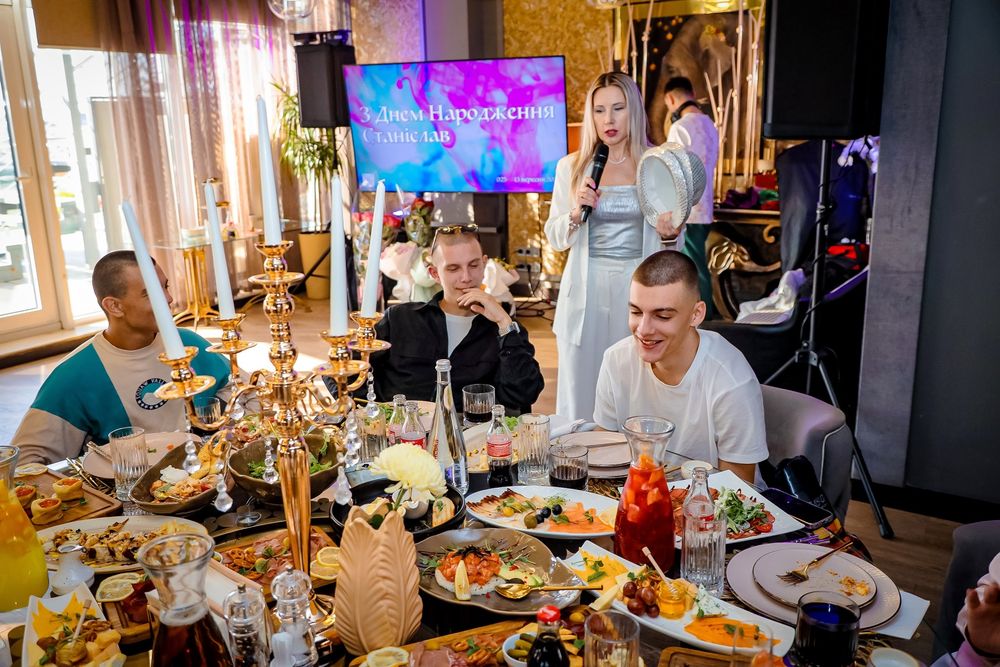 ВЕДУЧА веселих свят Юлія Стелар + діджей
