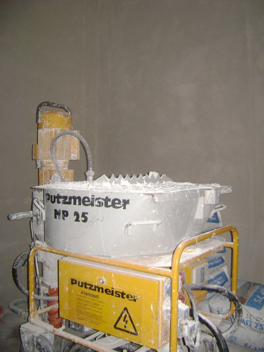 Машинна штукатурка стін