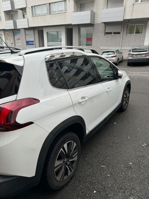 Aluguer de veiculos para mototistas TVDE