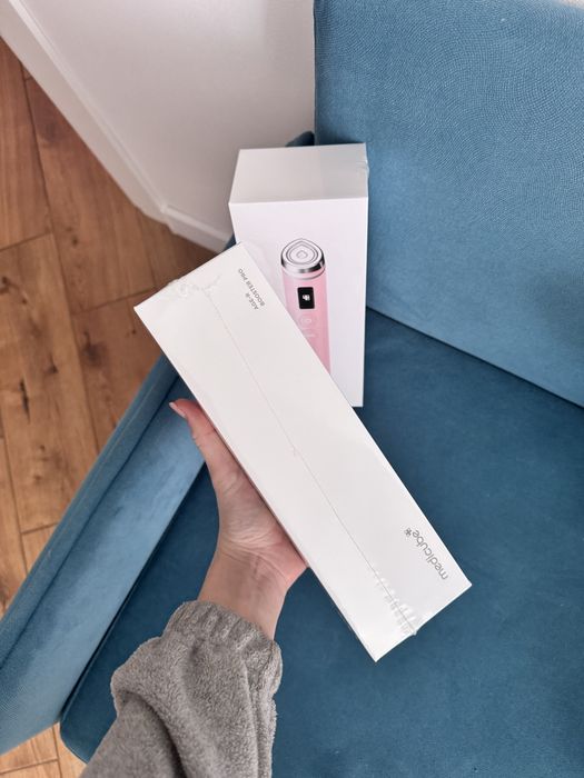 Пристрій Medicube Age-r Booster pro