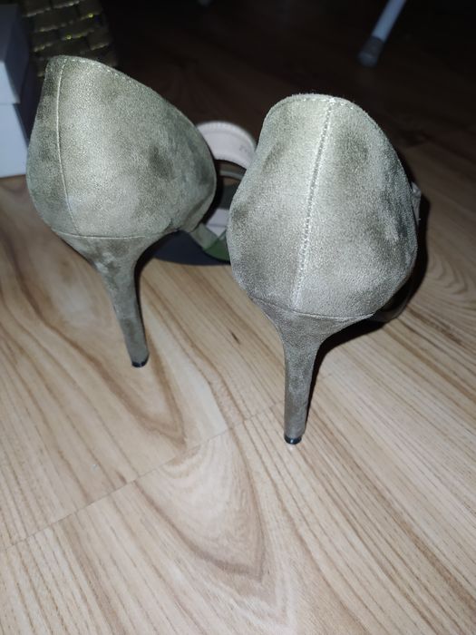 Buty na lato odkryte palce roz 37 na obcasie