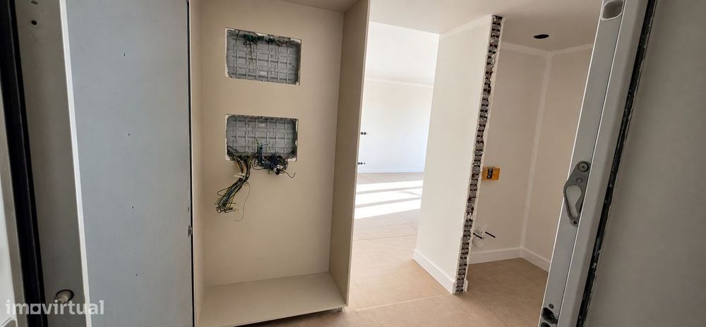 T2 Novo com Varanda e Garagem em Nogueira, Braga | 359.000 €