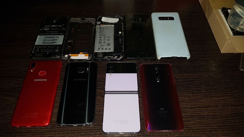 лот телефонов Samsung