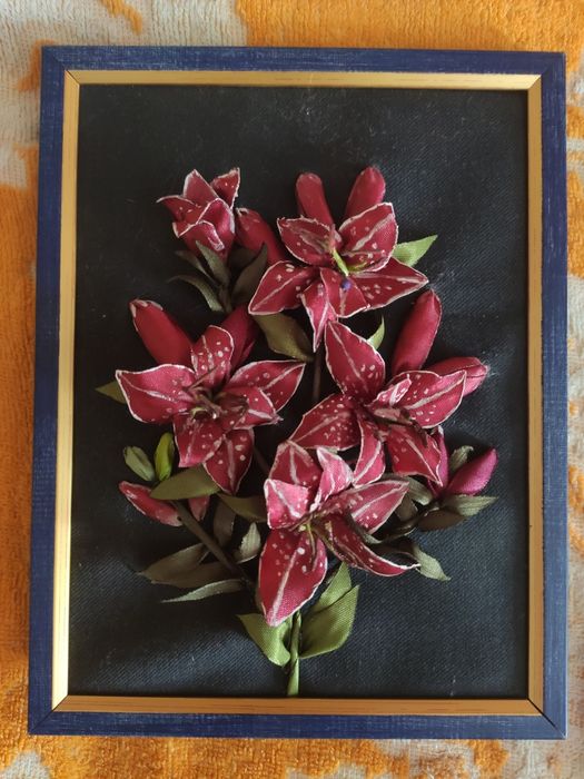 Продам картину вышитую лентами