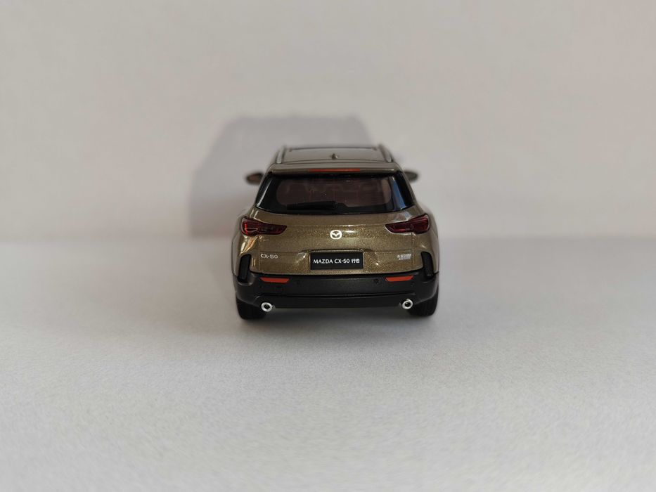 Mazda CX-50 та Mazda 3 1:43