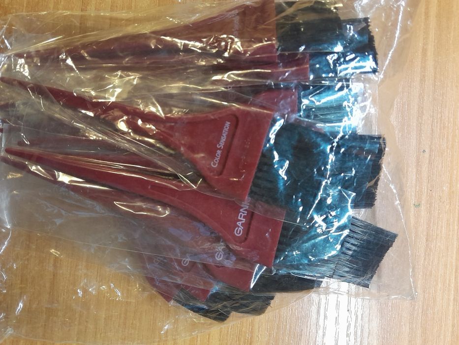 Мыска и кисточка парикмахерская