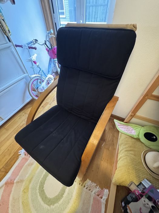 Poltrona / cadeirão IKEA - pés madeira