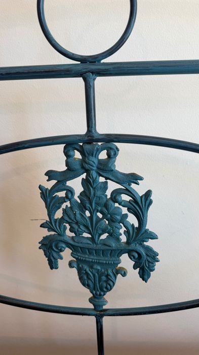 Cama de ferro com estrado excelente estado