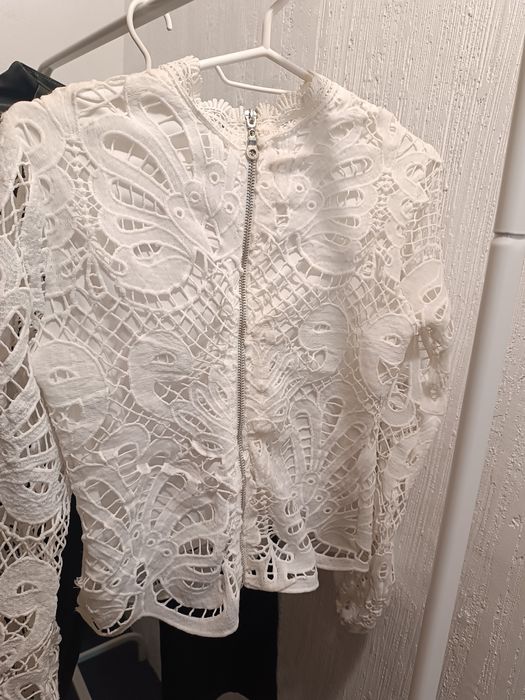 Біла блузка святкова