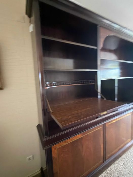 Móvel da Sala / Estante Clássica em Madeira (Pau santo) com Bar e Módulo TV