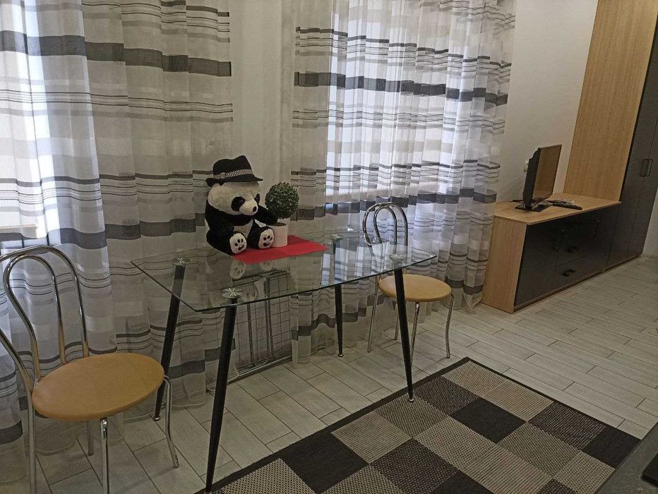 Центр мНаучная, рядом госпиталь, неотложка. Посуточно уютная квартира.