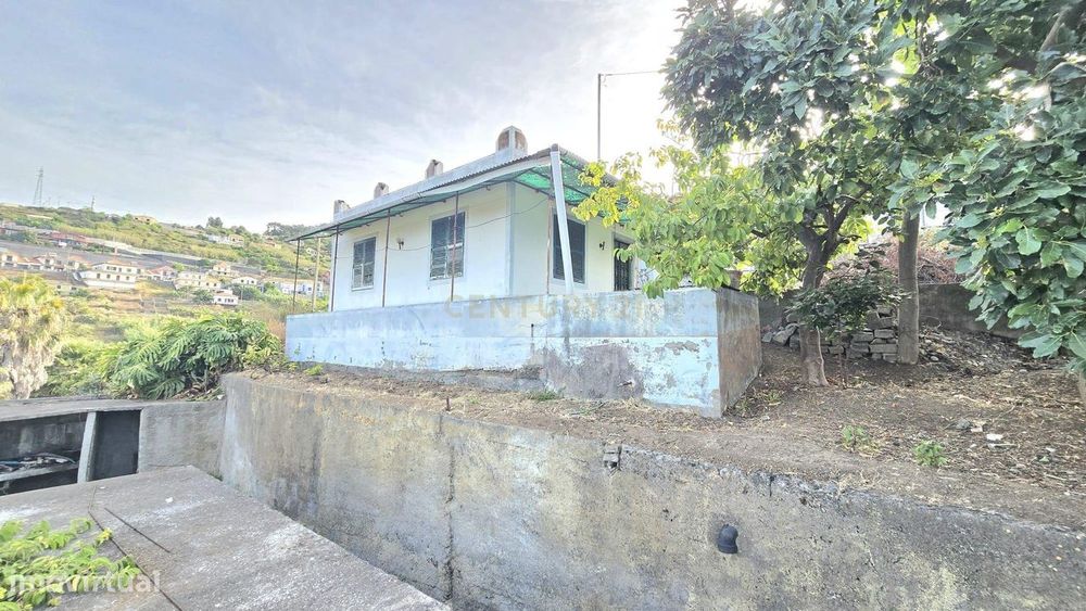 Casa Antiga em Ribeira Brava, Ilha da Madeira - 320.000€