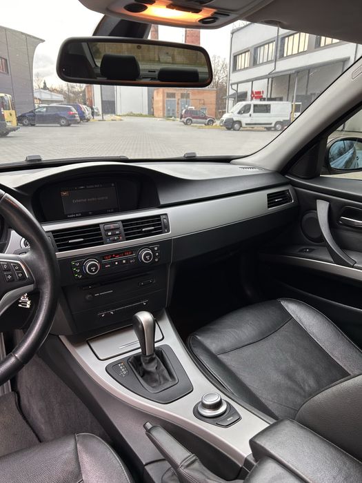 Bmw 320i 2007 2.0 бензин