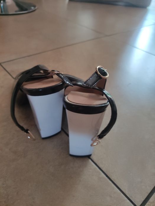 Buty damskie na słupku nowe
