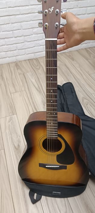 Yamaha f310 Акустична гітара