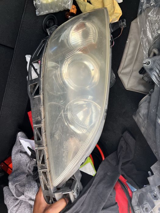Farol Mazda 3 2003-2008
