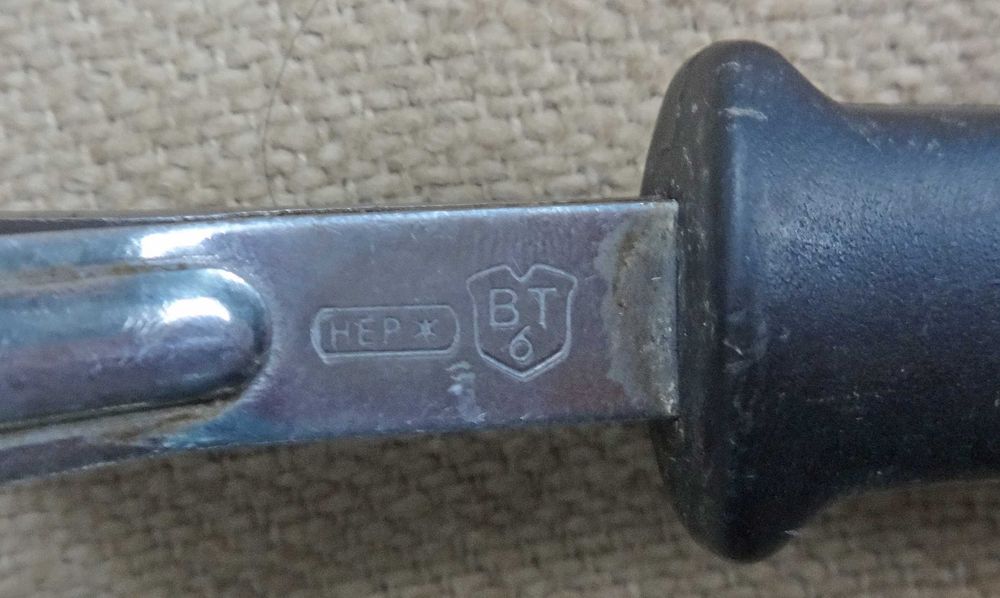 Толкучка почти новая с нержавейки диаметр 7,5 см длина ручки 28 см