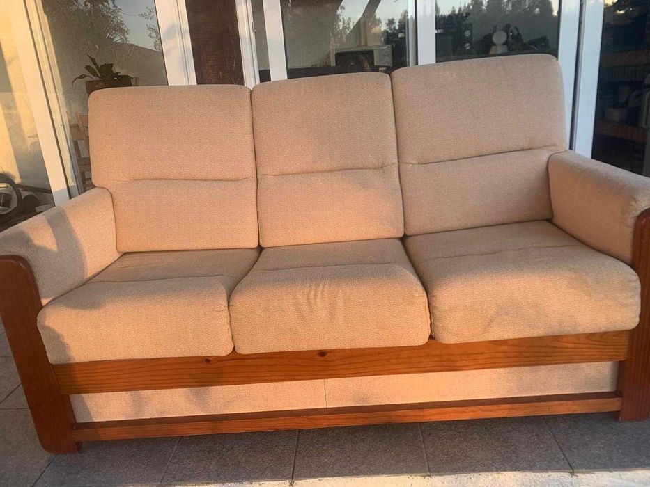 Sofá-Cama em bom estado