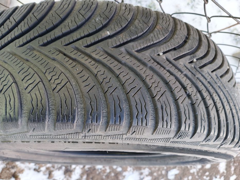 Продаються шини різні