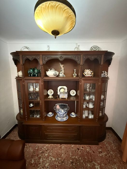 Móvel de sala de estar antigo e elegante