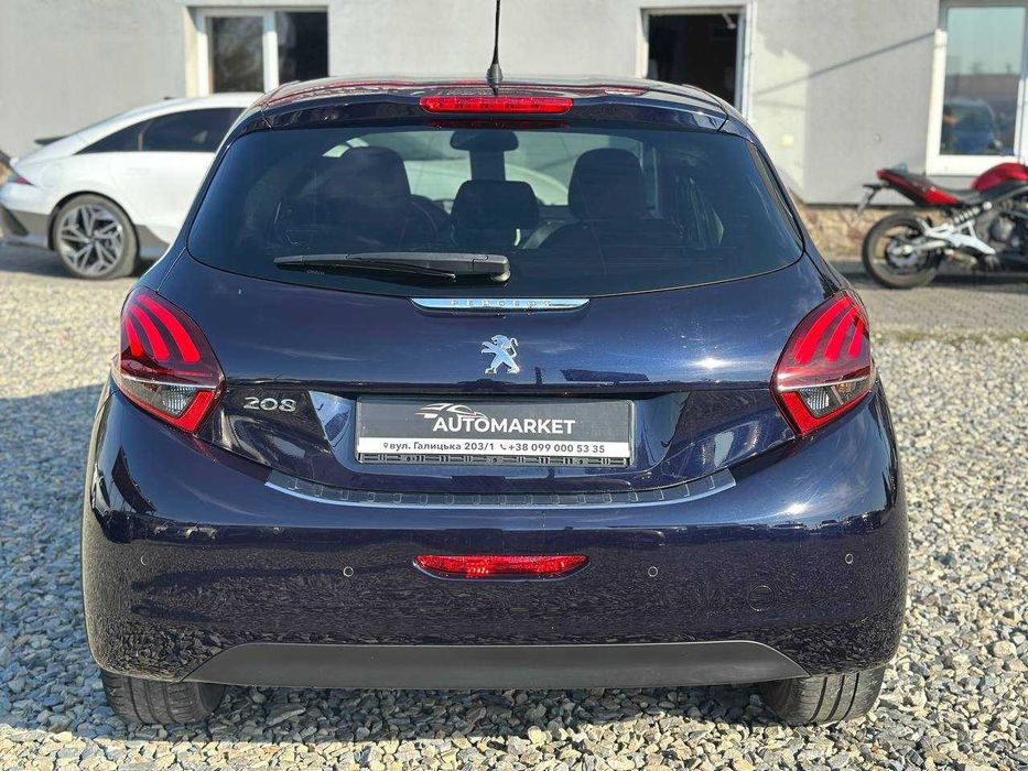 Peugeot 208 2019рік 1.2 Бензин Автомат
