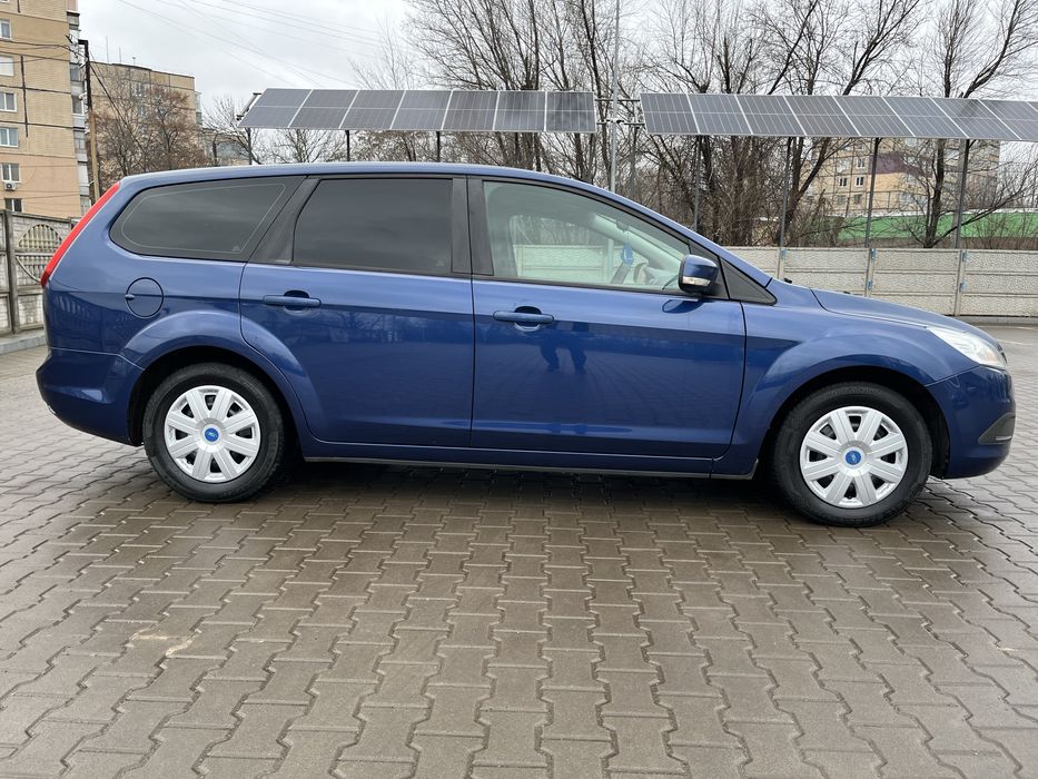Ford Focus 2009 1.6 бензин
