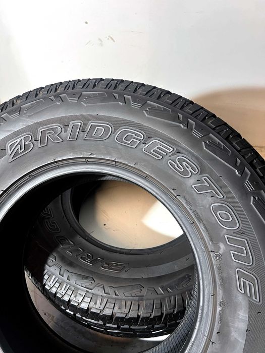 Pneus Bridgestone Dueller A/T - 265/70/16 - Excelentes
