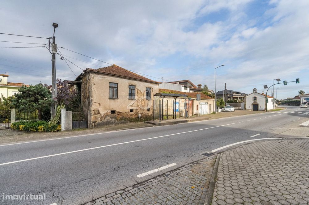 Moradia na Trofa com 1.866 m2 Terreno e 684 m² área de Construção