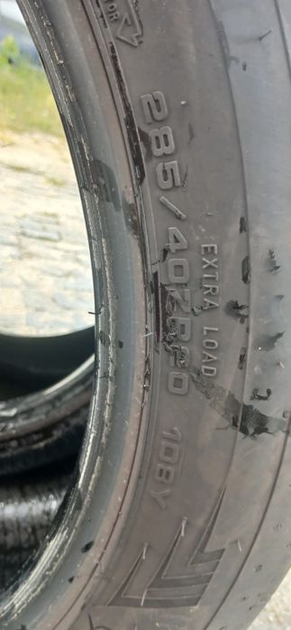Pneus  285/40R20