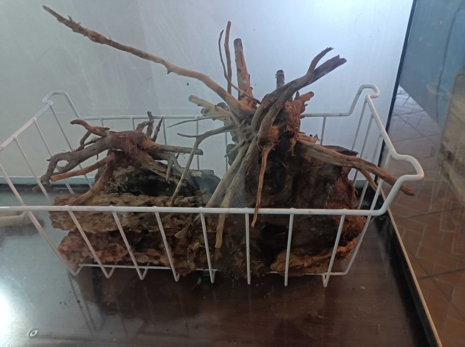 Vendo Aquário com bomba e acessórios
