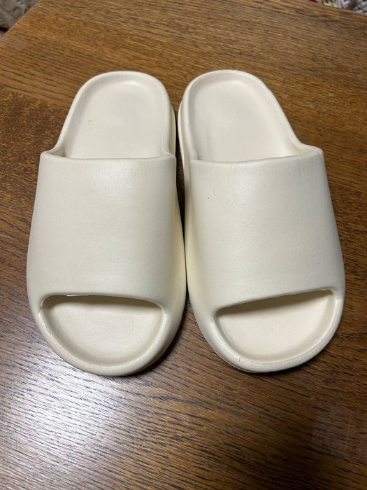 Шлепанцы повседневные