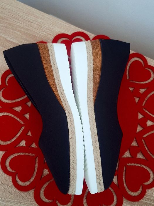 Buty damskie na klinie NOWE rozmiar 44 długość wkładki 28,5cm