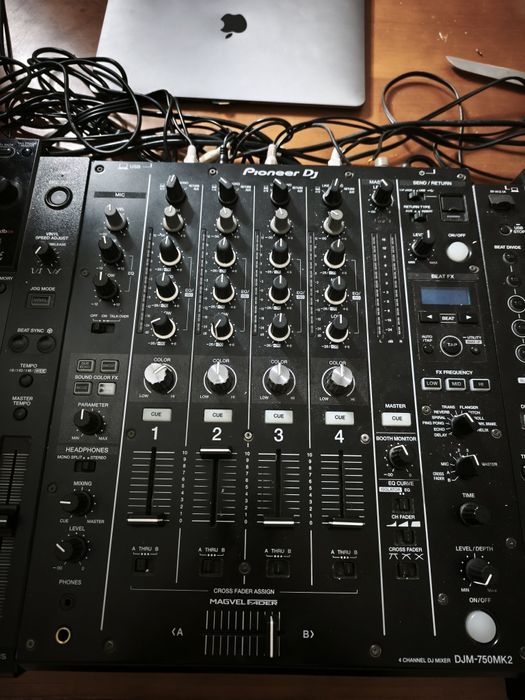 Pioneer Djm 750mk2 & CDJs 900 Nexus