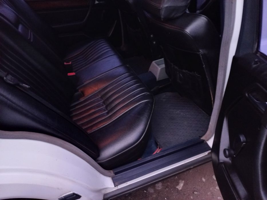 Mercedes-Benz E 124 260 (avtomat)