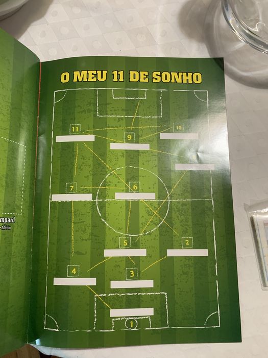 Caderneta e cromos Gorila por colar