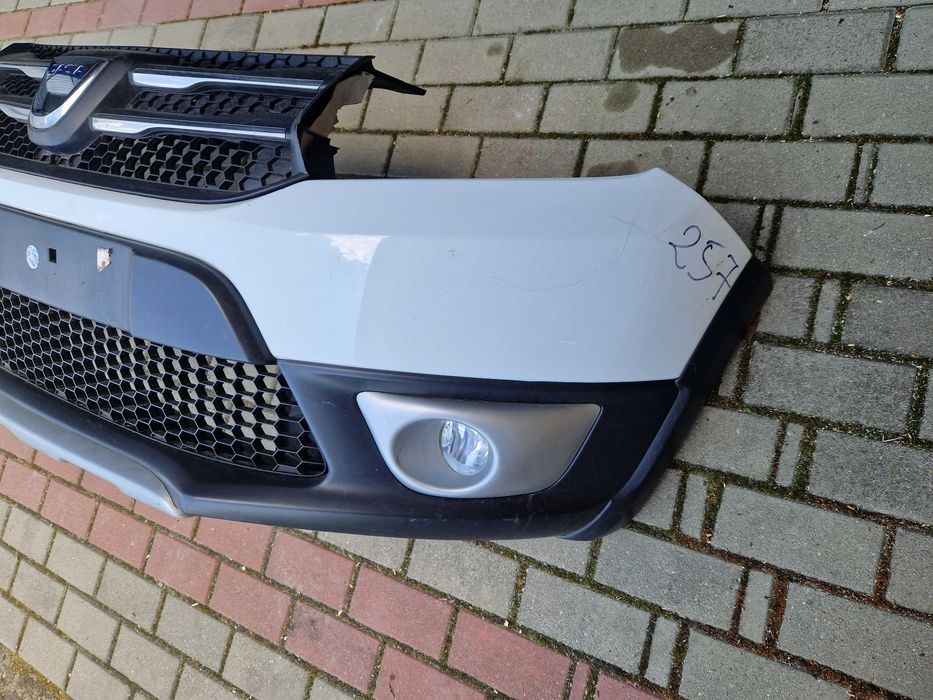 [257] Zderzak przedni Dacia Sandero II 12-16r.