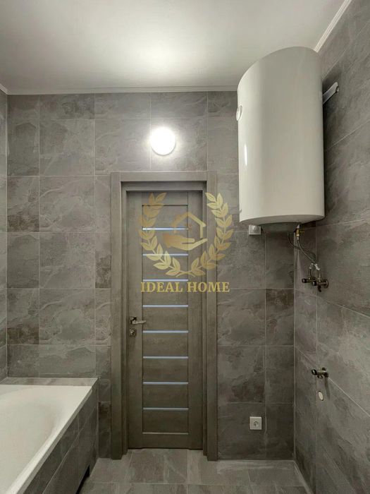 Продам гарний таунхаус в центрі Бучі з ремонтом.