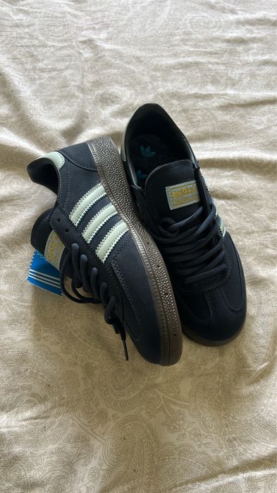 Adidas spezial.