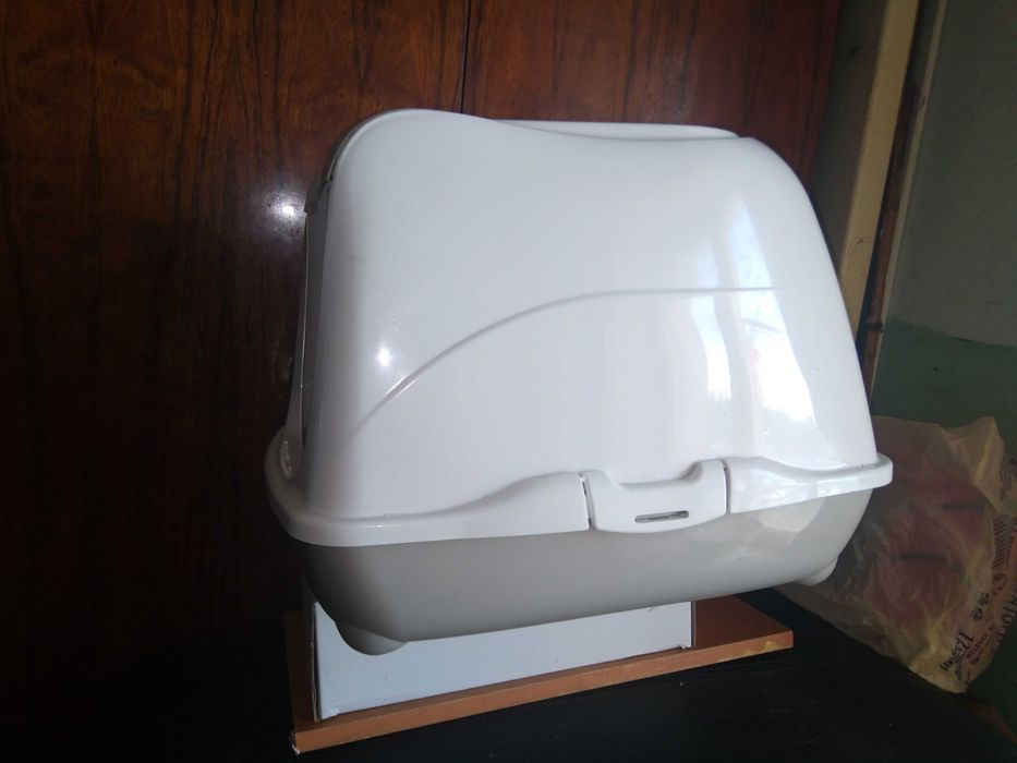 Закритий туалет для котів. Без дверки. Переноска для кота.