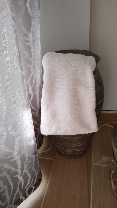 Jarrão em cerâmica, rústico. Textura e tons únicos.